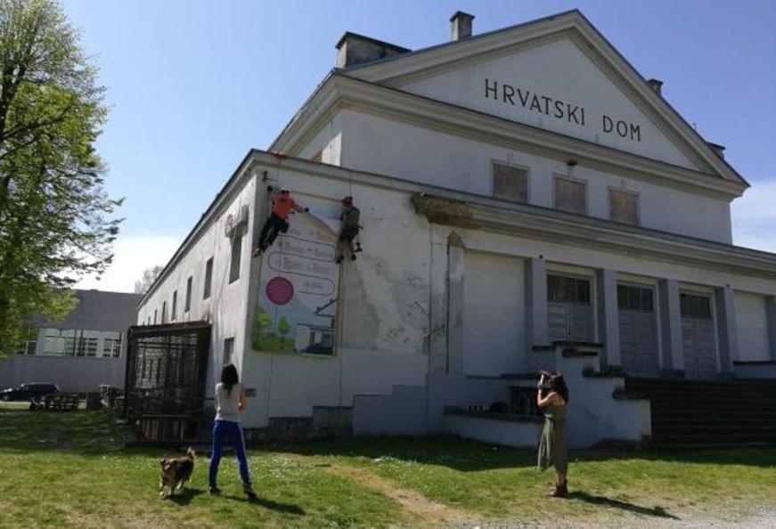 Large hrvatskidom